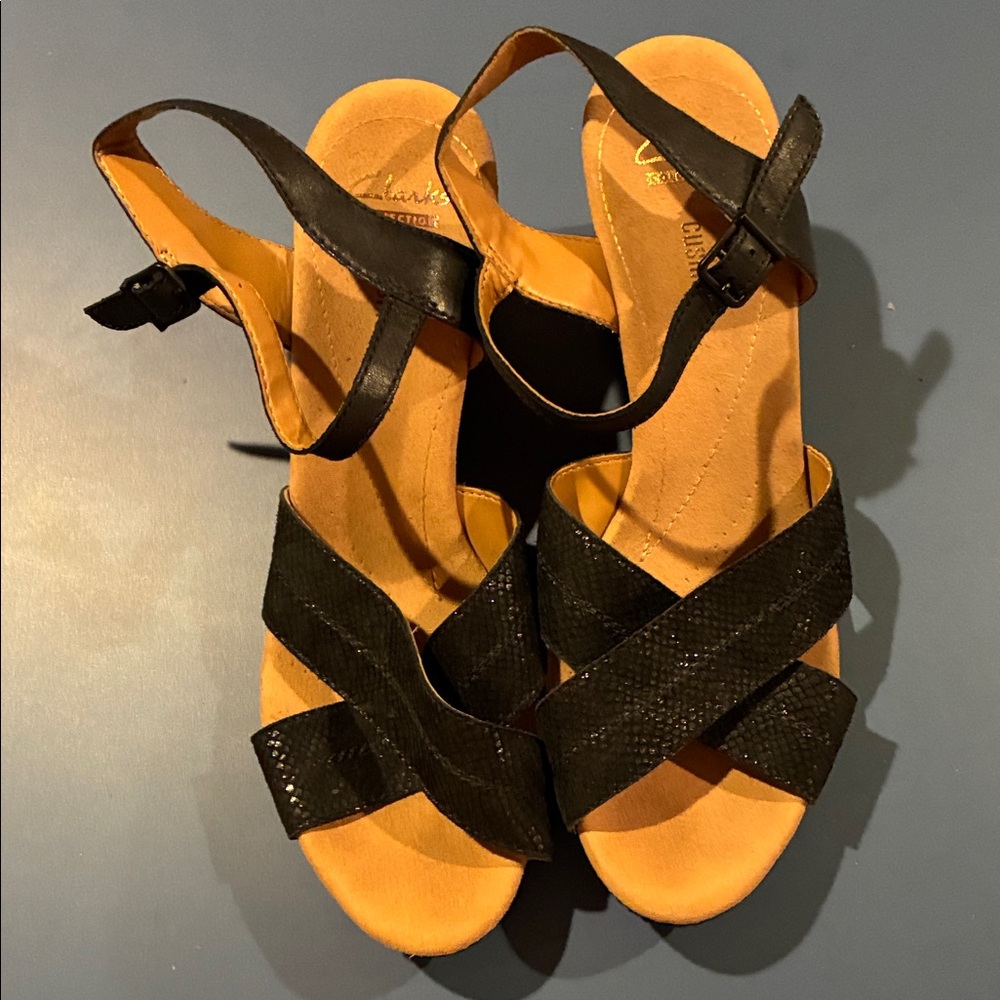 Clarks Women's Black and Tan Sandals 3” Heels 8 1/2D